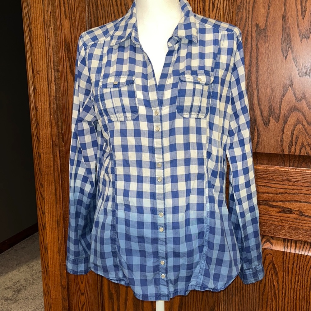 Le Chateau button up blouse (snaps). Blue and White.   Bottom flares.